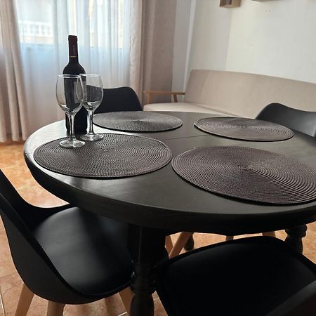 Almuden'S Green Apartment, High-Speed Free Wifi, 250M To Beach, The Center Of Torrevieja Bagian luar foto