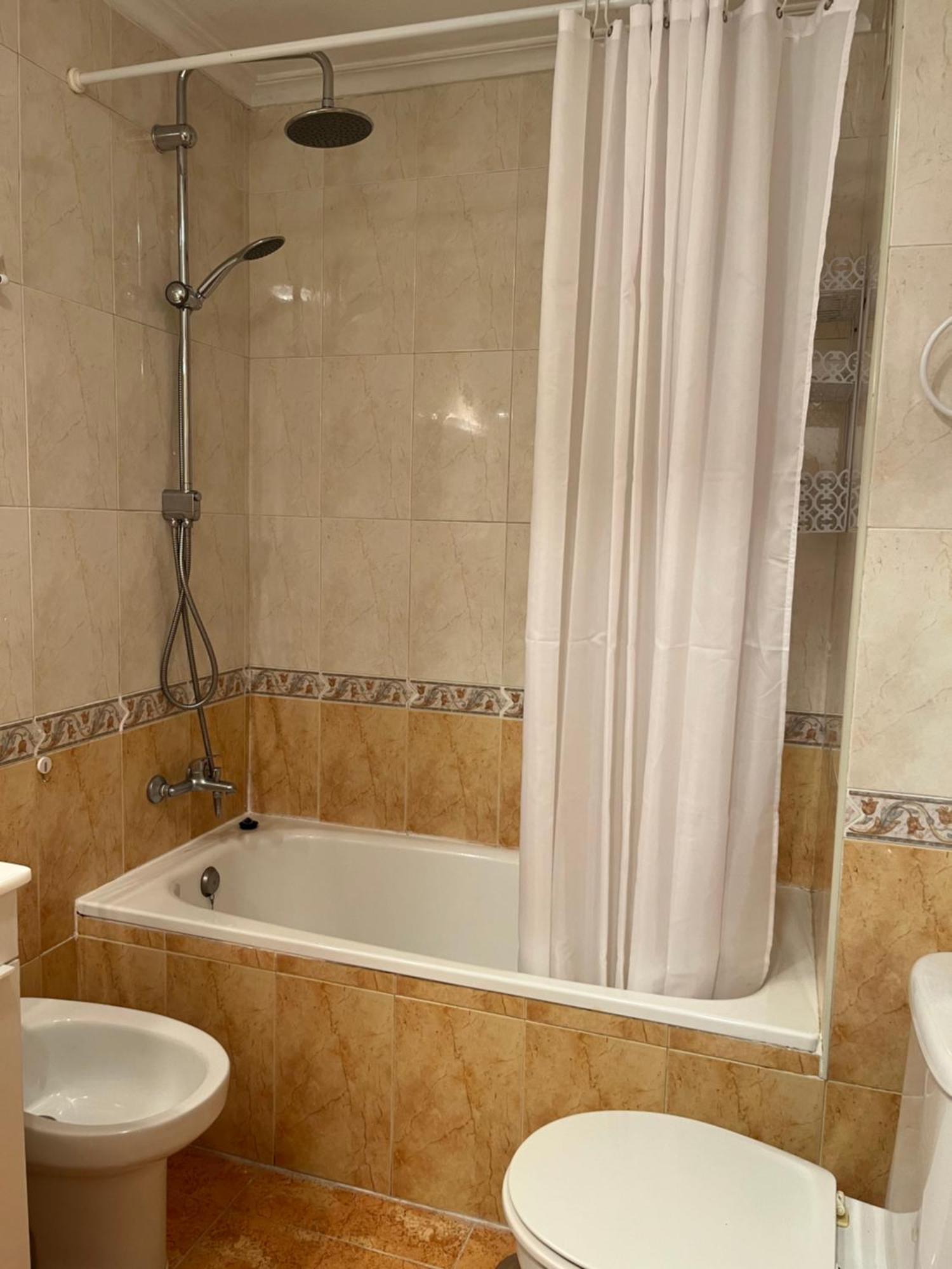 Almuden'S Green Apartment, High-Speed Free Wifi, 250M To Beach, The Center Of Torrevieja Bagian luar foto